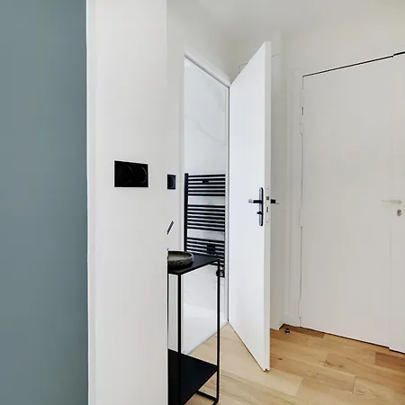 Apartment 13 - Beautiful L013