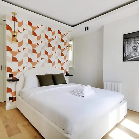 13 - Beautiful L013 Paris